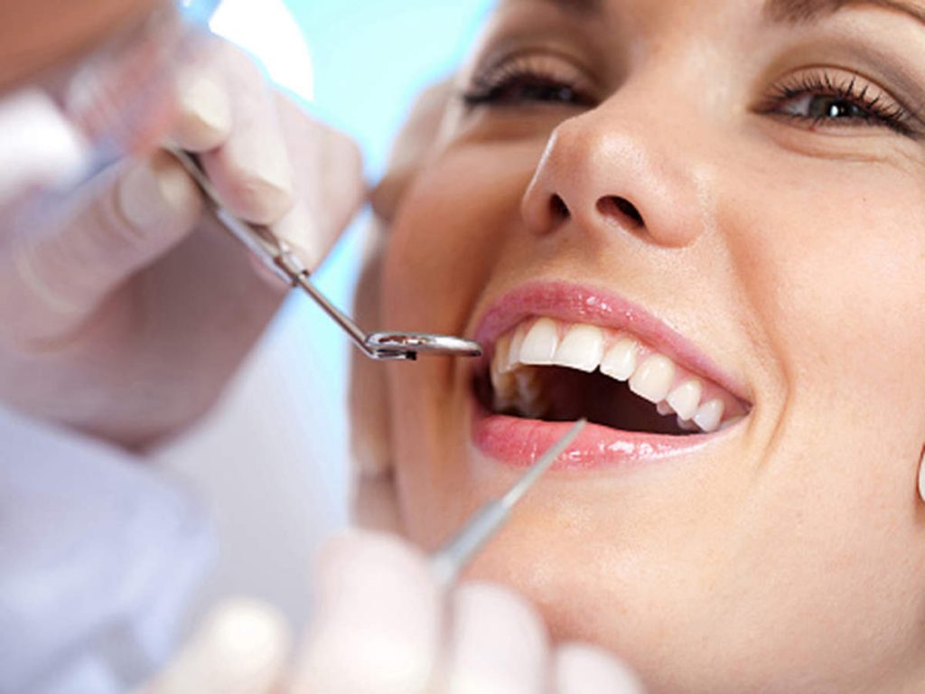 Get back Your Smile With Teeth Implants