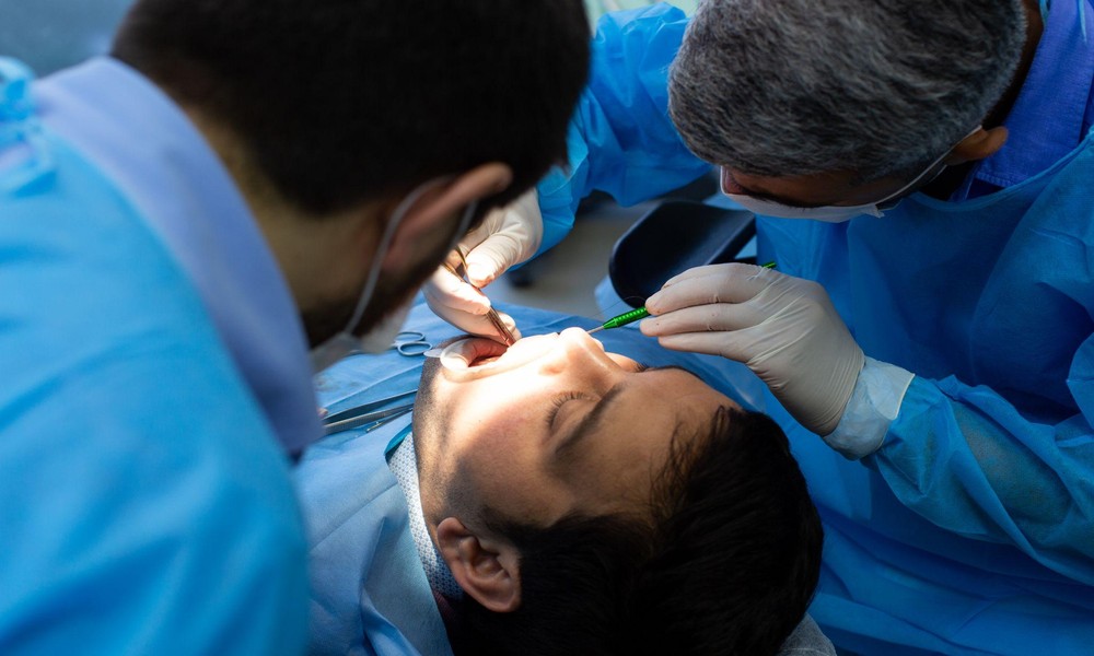 A Practical Guide to Preventing and Treating Stained Teeth to Achieve a Radiant Smile